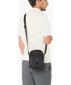 Urban-Eye Sacs porté croisé S 22 x 15 x 8 cm | 0.3 kg Urban-Eye Sacs porté croisé S 22 x 15 x 8 cm | 0.3 kg