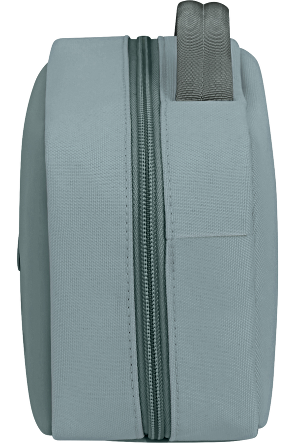 Samsonite Stackd Toilet Kit Weekender  Forest Samsonite Stackd Toilet Kit Weekender  Forest