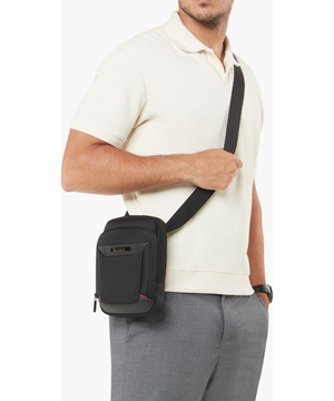 Pro-DLX 6 Sacs porté croisé  S 22 x 15.5 x 6 cm | 0.2 kg Pro-DLX 6 Sacs porté croisé  S 22 x 15.5 x 6 cm | 0.2 kg