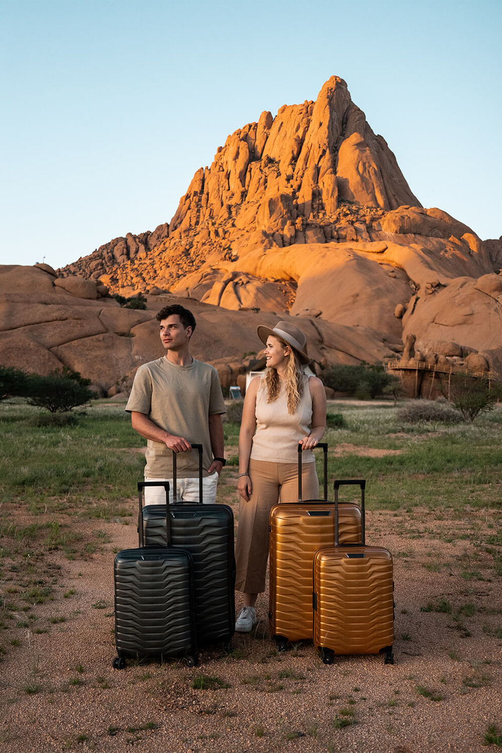 Samsonite RÉVEILLEZ VOTRE ÂME DE VOYAGEUR RÉVEILLEZ VOTRE ÂME DE VOYAGEUR