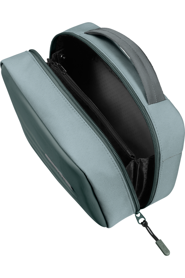 Samsonite Stackd Toilet Kit Weekender  Forest Samsonite Stackd Toilet Kit Weekender  Forest