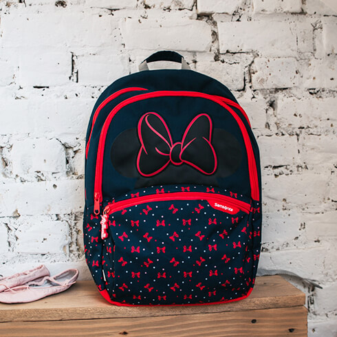 Disney Ultimate 2.0 - Pour les plus grands, la mode et le divertissement se réunissent avec nos sacs stylés Minnie Neon.