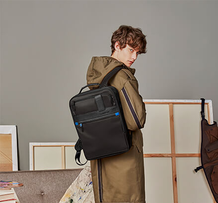 Samsonite Red NEW Article