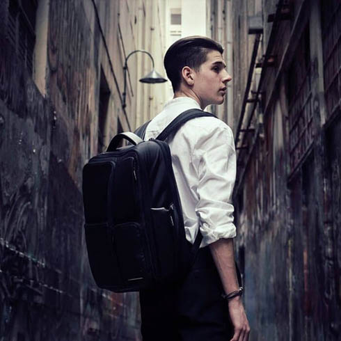 Cityscape, classe et professionnel au quotidien.